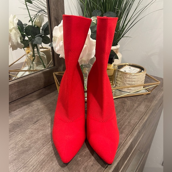 NWOB Brash Red Stiletto Ankle Booties - Size 6.5 (fits like a 6) - Picture 3 of 6